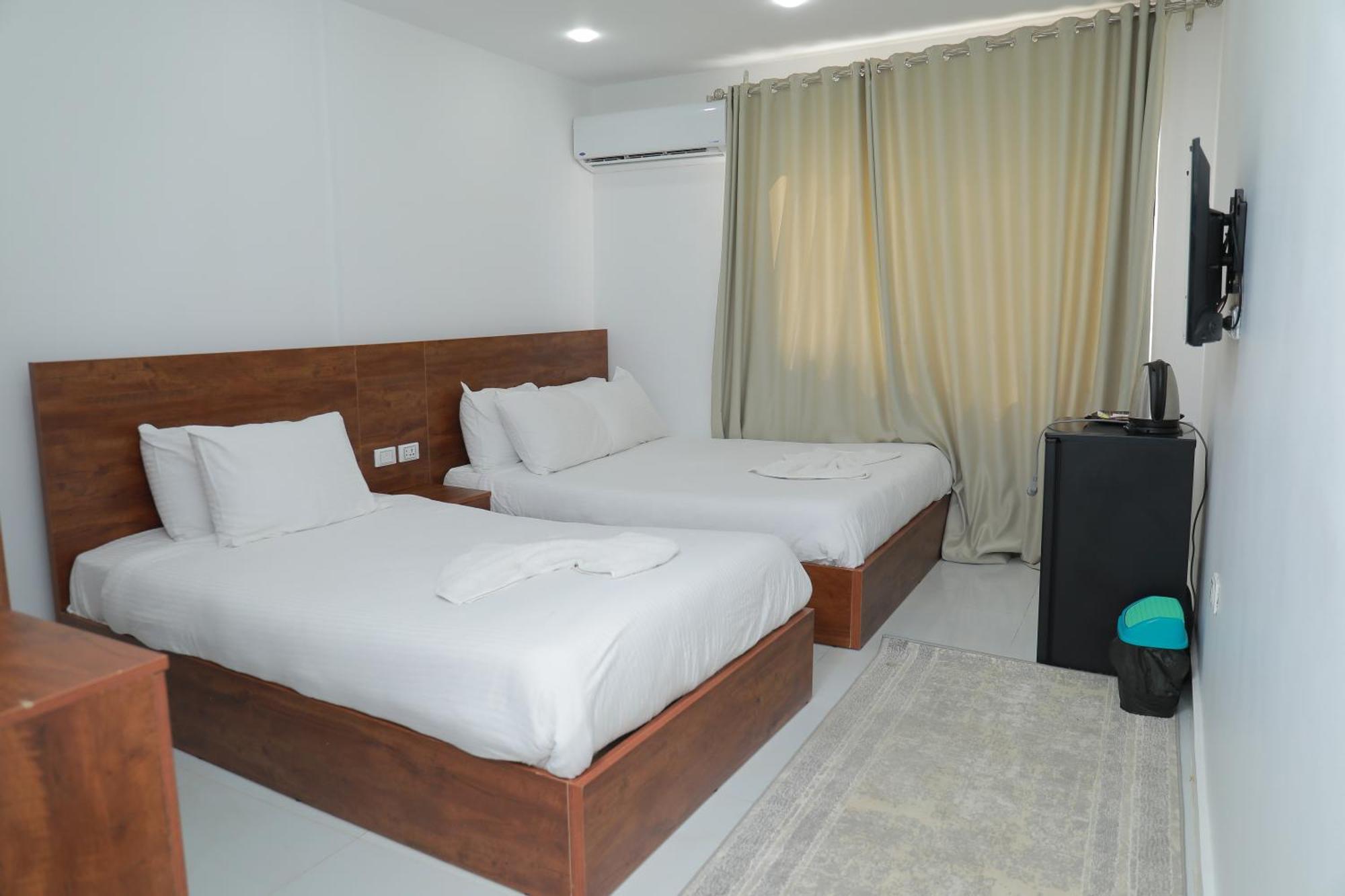 Prince Pyramids Inn Kafrat al Jabal Bagian luar foto