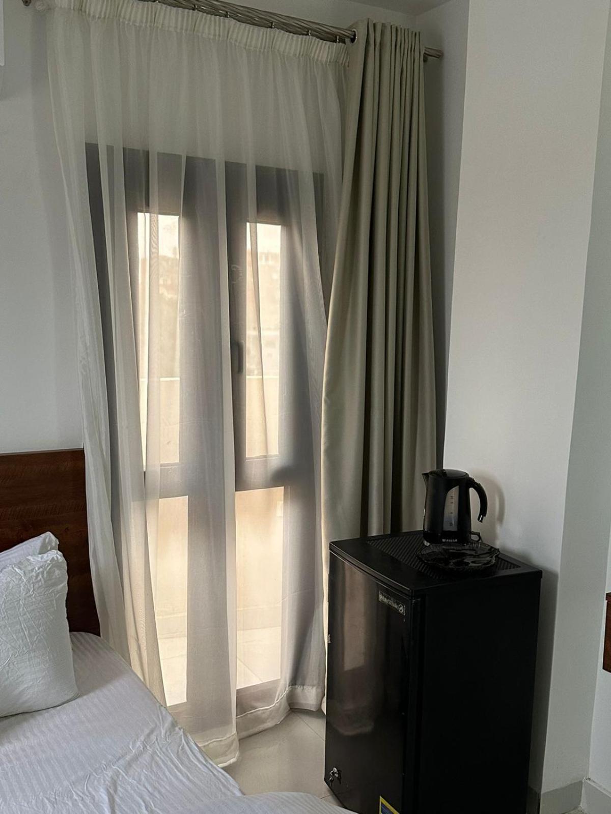 Prince Pyramids Inn Kafrat al Jabal Bagian luar foto